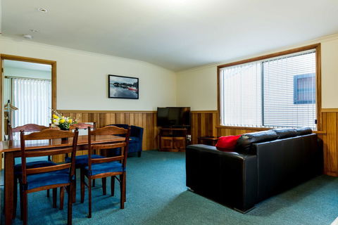 Driftwood Strahan Villas - Accommodation Gladstone 6
