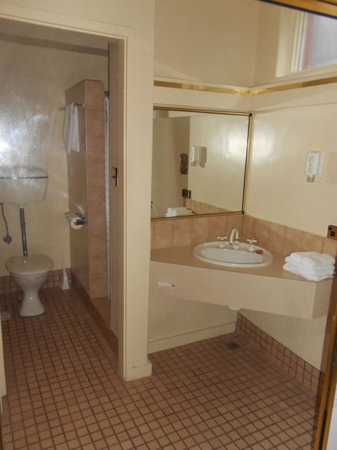 Commodore Regent - Accommodation Gladstone 34