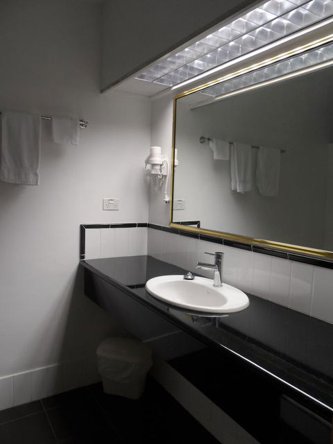 Commodore Regent - Accommodation Gladstone 23