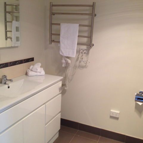 Commodore Regent - Accommodation Gladstone 9