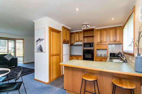 Acton Park Holiday Units - Accommodation Gladstone 10
