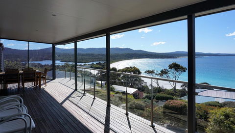 SEA EAGLE COTTAGE Amazing Views Of Bay Of Fires - Accommodation Gladstone 0