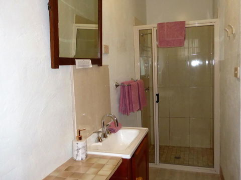 Platypus Park Country Retreat - Accommodation Gladstone 7