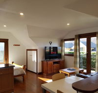 Riverside StudioPrivate - Accommodation Gladstone