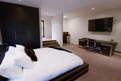 Amare Beachside Luxury - Accommodation Gladstone 11