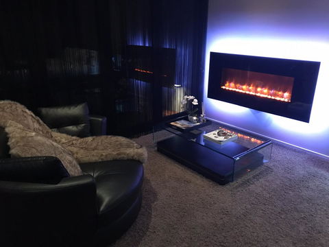 Amare Beachside Luxury - Accommodation Gladstone 8