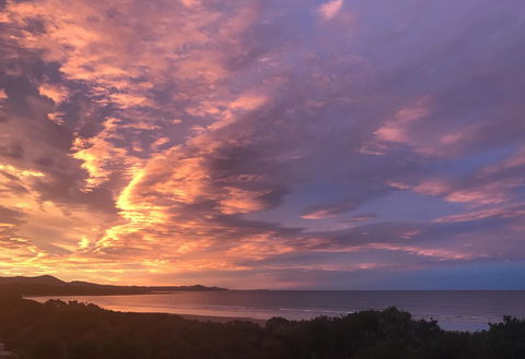 Amare Beachside Luxury - Accommodation Gladstone 4