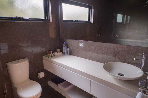 Amare Beachside Luxury - Accommodation Gladstone 14