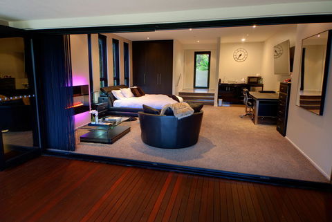 Amare Beachside Luxury - Accommodation Gladstone 18