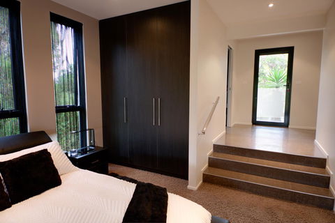 Amare Beachside Luxury - Accommodation Gladstone 12
