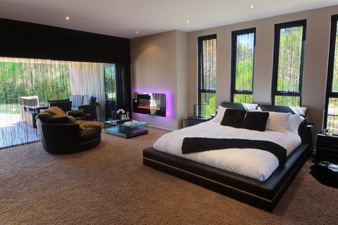 Amare Beachside Luxury - Accommodation Gladstone 10