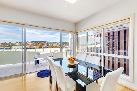 Bellerive Marina View Apartments NO 27 - Accommodation Gladstone 1