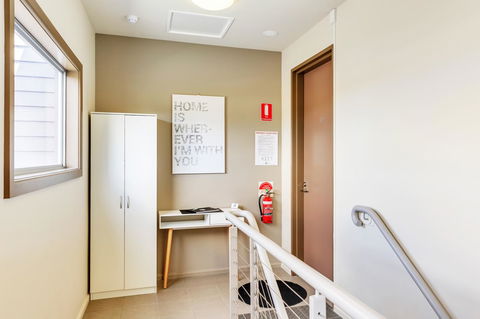 Bellerive Marina View Apartments NO 27 - Accommodation Gladstone 18
