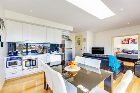 Bellerive Marina View Apartments NO 27 - Accommodation Gladstone 0