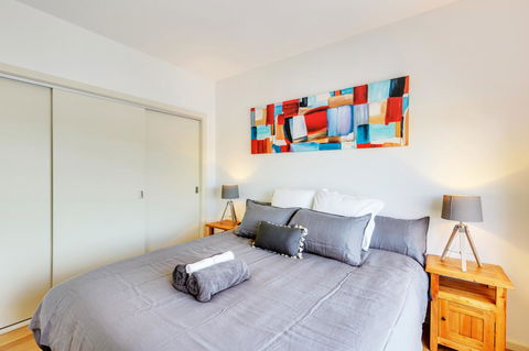 Bellerive Marina View Apartments NO 27 - Accommodation Gladstone 5