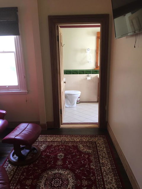 Kerrellie Cottages 2, 4 & 8 Reid Street - Accommodation Gladstone 16