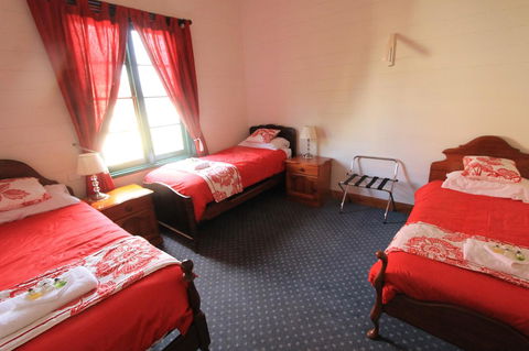 Kerrellie Cottages 2, 4 & 8 Reid Street - Accommodation Gladstone 34