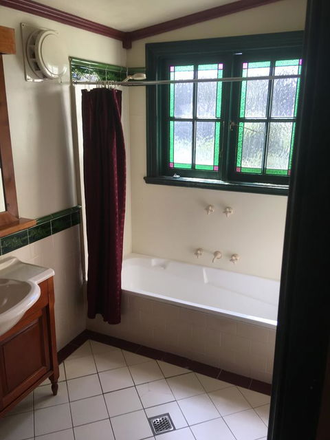 Kerrellie Cottages 2, 4 & 8 Reid Street - Accommodation Gladstone 19