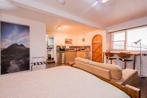 Jones On Wilson Boutique B&B - Accommodation Gladstone 18