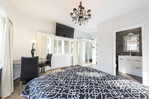 Jones On Wilson Boutique B&B - Accommodation Gladstone 19