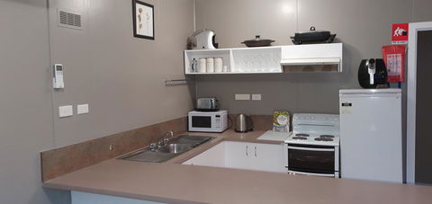 Roland B&B - Accommodation Gladstone 10