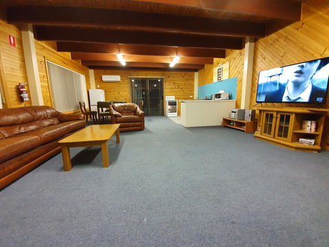 Roland B&B - Accommodation Gladstone 36