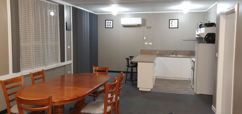 Roland B&B - Accommodation Gladstone 11