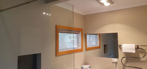 Roland B&B - Accommodation Gladstone 7