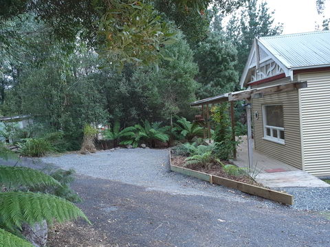 Roland B&B - Accommodation Gladstone 37