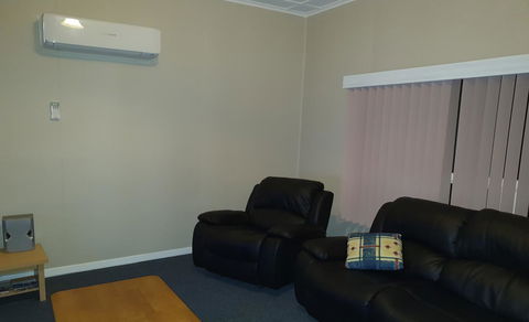 Roland B&B - Accommodation Gladstone 1