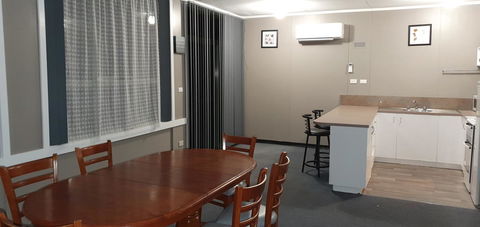 Roland B&B - Accommodation Gladstone 9