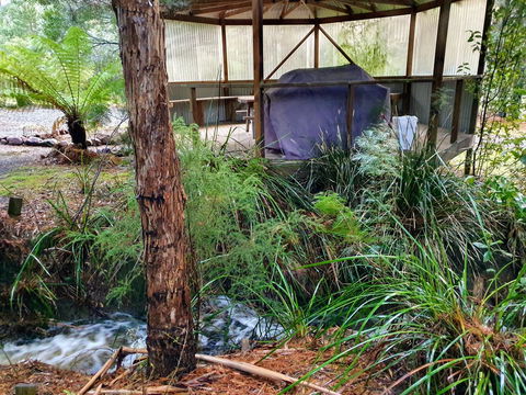 Roland B&B - Accommodation Gladstone 30