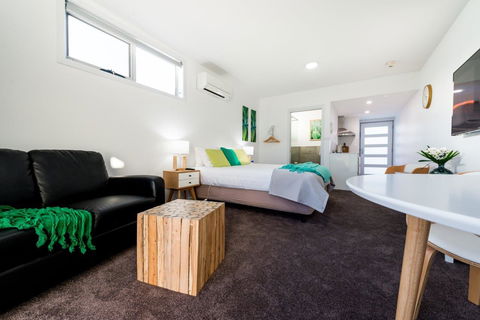 Ulverstone River Edge HolidayApartments - Accommodation Gladstone 3