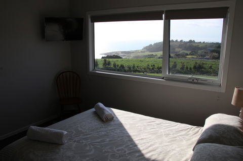 Penguin Seaside Farm - Accommodation Gladstone 5
