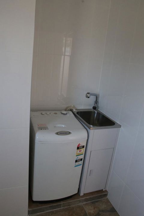 Penguin Seaside Farm - Accommodation Gladstone 8