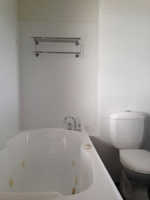 Auldington Hotel - Accommodation Gladstone 44