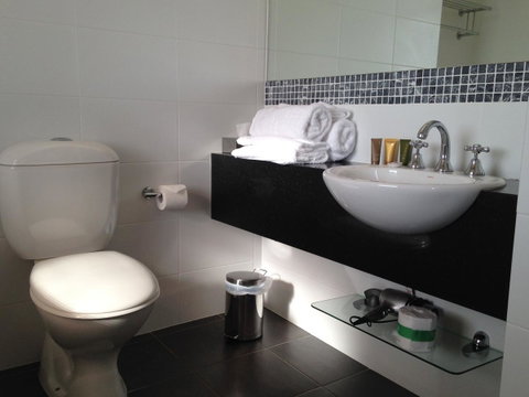 Auldington Hotel - Accommodation Gladstone 4