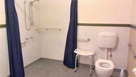 The Crays Accommodation - Accommodation Gladstone 8