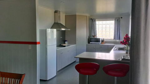 The Crays Accommodation - Accommodation Gladstone 7