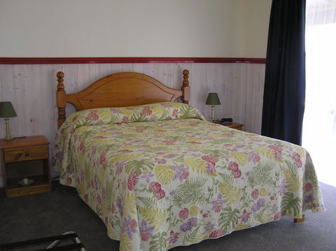 The Crays Accommodation - Accommodation Gladstone 28