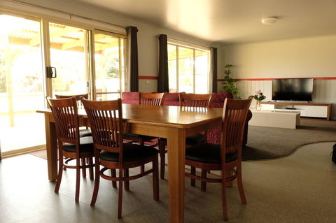 The Crays Accommodation - Accommodation Gladstone 13