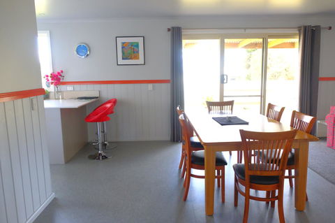 The Crays Accommodation - Accommodation Gladstone 5