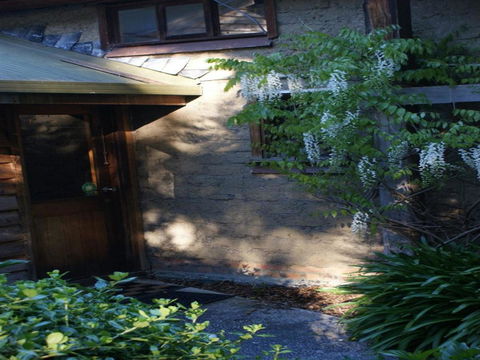 Plovers Ridge Country Retreat - Accommodation Gladstone 3