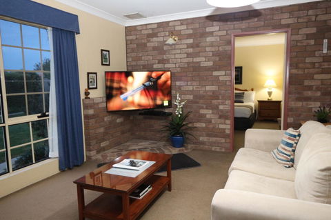 Swansea Cottages & Lodge Suites - Accommodation Gladstone 2