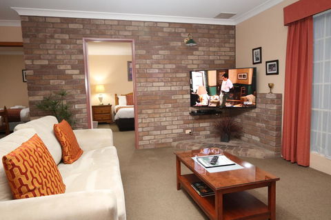 Swansea Cottages & Lodge Suites - Accommodation Gladstone 11
