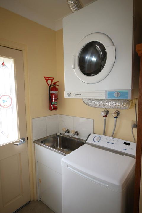 Swansea Cottages & Lodge Suites - Accommodation Gladstone 27