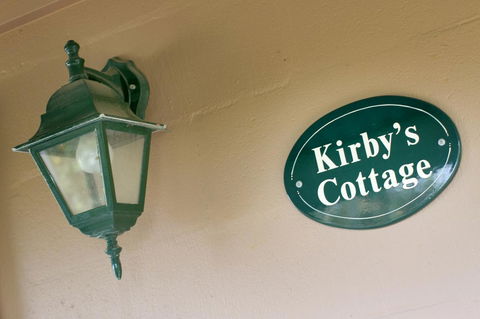 Swansea Cottages & Lodge Suites - Accommodation Gladstone 23