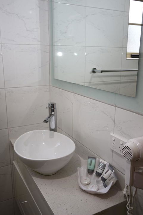Swansea Cottages & Lodge Suites - Accommodation Gladstone 26
