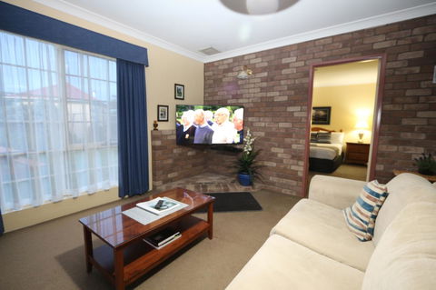 Swansea Cottages & Lodge Suites - Accommodation Gladstone 4