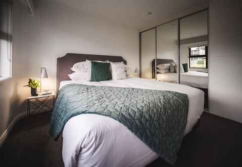 Russell House - Accommodation Gladstone 10